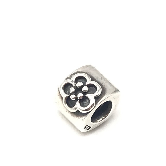 Pandora Flower Block Charm - Picture 3 of 4